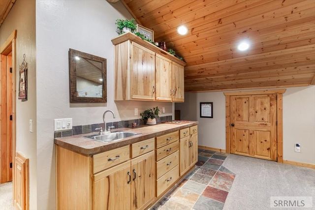 850 W 10000 N, Tetonia, ID 83452