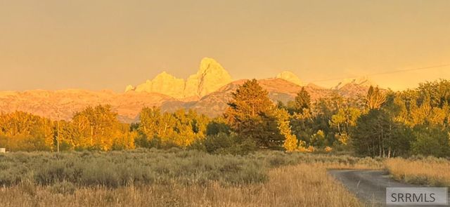 850 W 10000 N, Tetonia, ID 83452