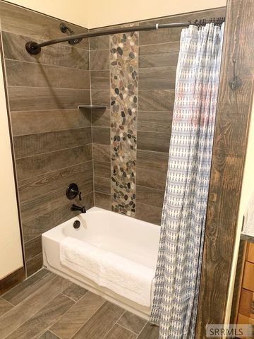 850 W 10000 N, Tetonia, ID 83452