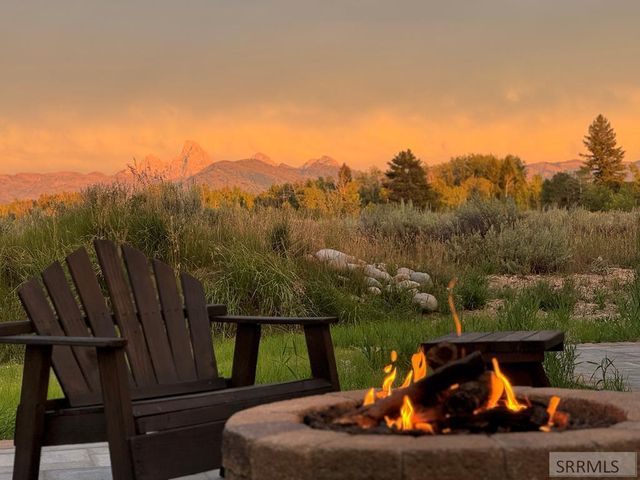 850 W 10000 N, Tetonia, ID 83452