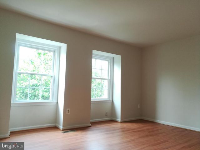 3055 HICKORY GROVE CT, Fairfax, VA 22031