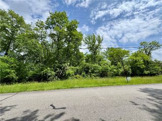 Lot 2 Brodhead Rd, Moon/crescent Twp, PA 15046
