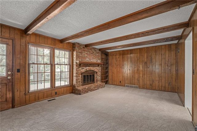 11701 W 101st Street, Overland Park, KS 66214