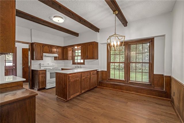 11701 W 101st Street, Overland Park, KS 66214