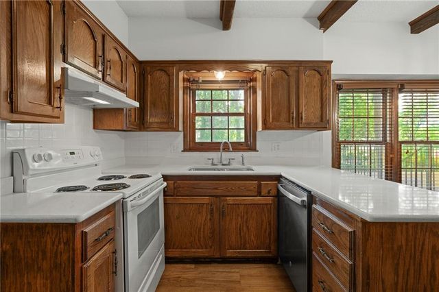 11701 W 101st Street, Overland Park, KS 66214