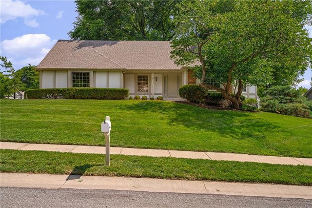11701 W 101st Street, Overland Park, KS 66214