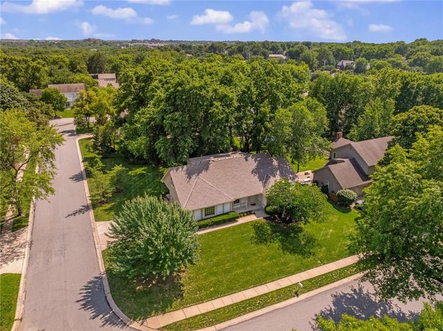 11701 W 101st Street, Overland Park, KS 66214