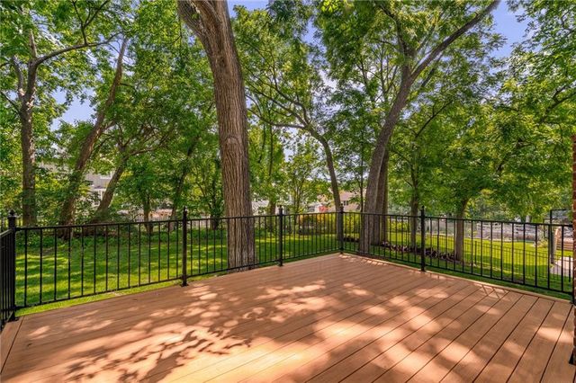 11701 W 101st Street, Overland Park, KS 66214