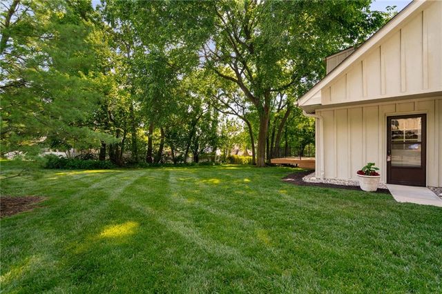 11701 W 101st Street, Overland Park, KS 66214