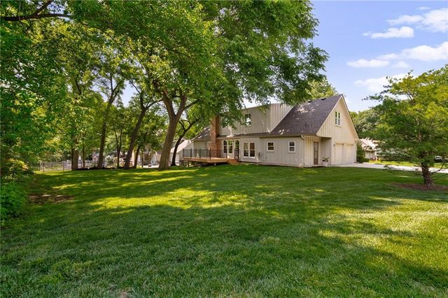 11701 W 101st Street, Overland Park, KS 66214
