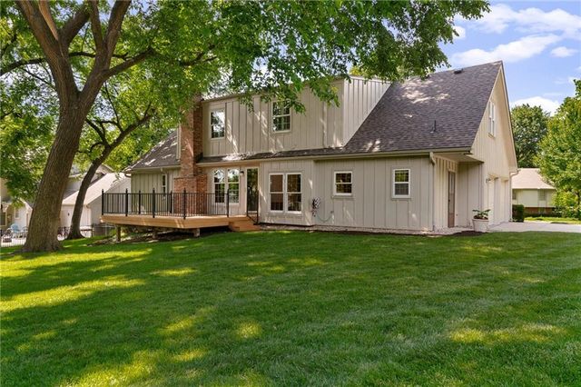 11701 W 101st Street, Overland Park, KS 66214