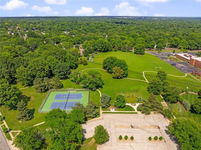 11701 W 101st Street, Overland Park, KS 66214