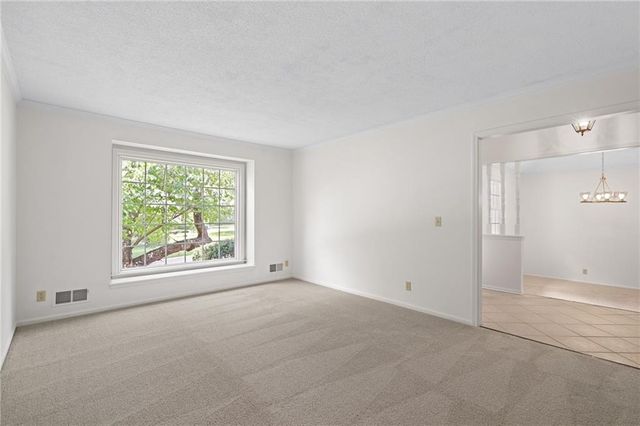 11701 W 101st Street, Overland Park, KS 66214