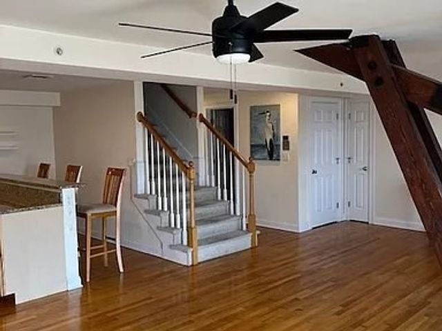 615 Main St 7, Barnstable, MA 02601