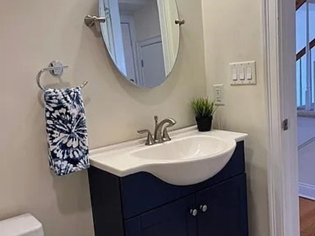615 Main St 7, Barnstable, MA 02601