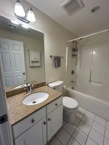 615 Main St 7, Barnstable, MA 02601