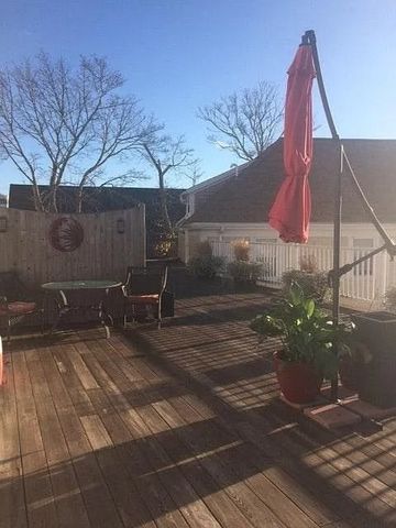 615 Main St 7, Barnstable, MA 02601