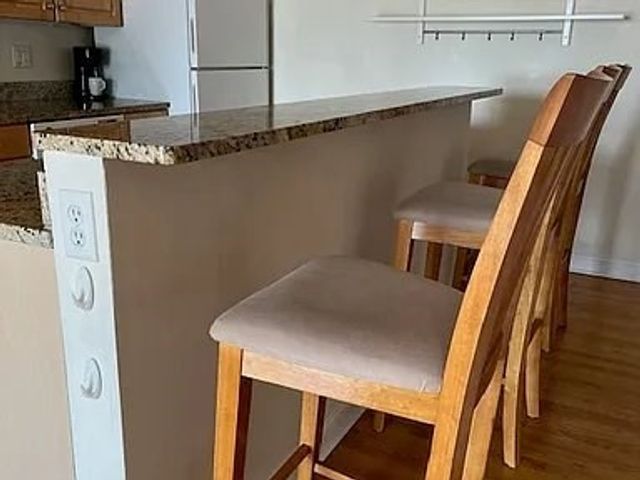 615 Main St 7, Barnstable, MA 02601