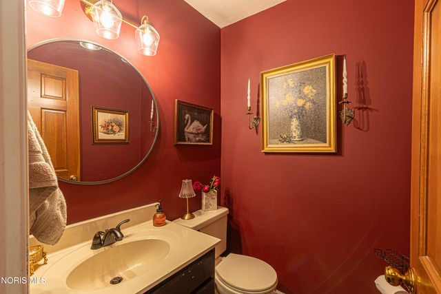 5665 Fox Hollow Court, Sylvania, OH 43560
