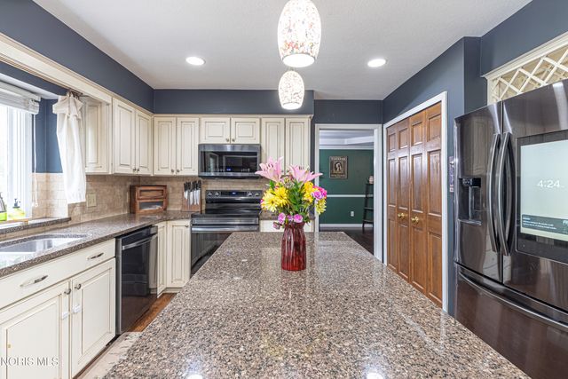 5665 Fox Hollow Court, Sylvania, OH 43560