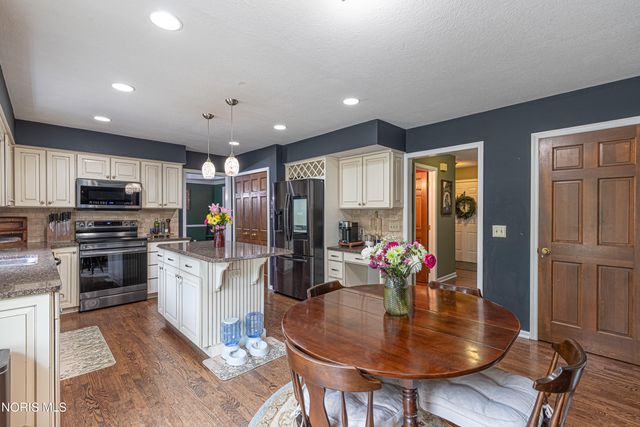 5665 Fox Hollow Court, Sylvania, OH 43560