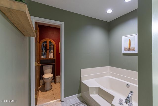 5665 Fox Hollow Court, Sylvania, OH 43560
