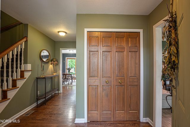 5665 Fox Hollow Court, Sylvania, OH 43560
