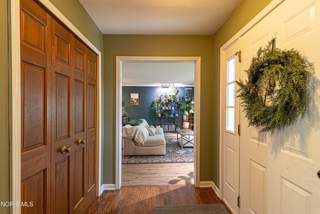 5665 Fox Hollow Court, Sylvania, OH 43560