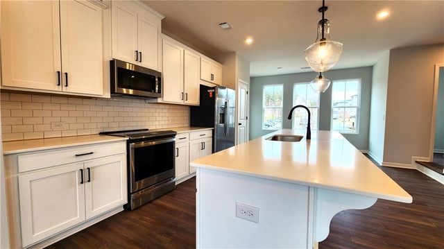 800 Cameron Trail, Acworth, GA 30102