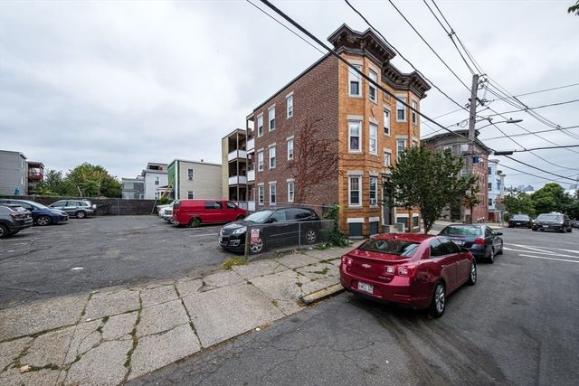 51 Shurtleff 3, Chelsea, MA 02150