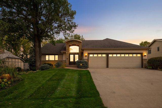 3857 Island View Circle NW, Prior Lake, MN 55372