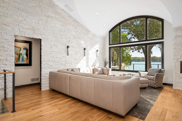 3857 Island View Circle NW, Prior Lake, MN 55372