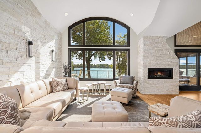 3857 Island View Circle NW, Prior Lake, MN 55372