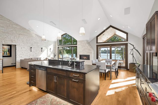 3857 Island View Circle NW, Prior Lake, MN 55372