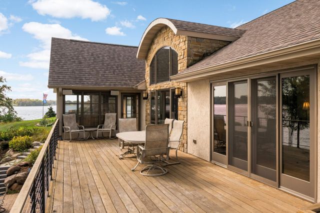 3857 Island View Circle NW, Prior Lake, MN 55372