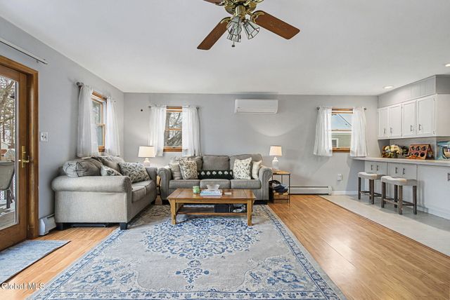 7 Groveland Avenue, Rotterdam, NY 12306