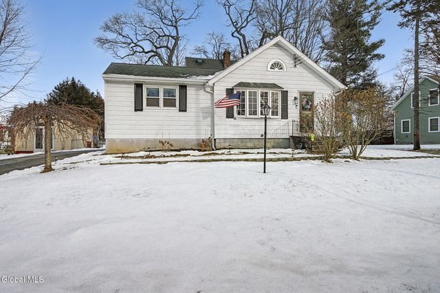 7 Groveland Avenue, Rotterdam, NY 12306