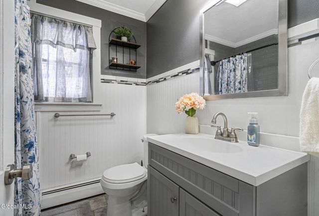 7 Groveland Avenue, Rotterdam, NY 12306