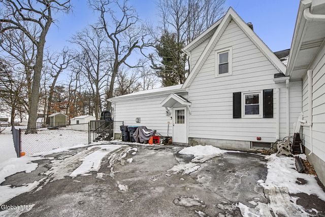 7 Groveland Avenue, Rotterdam, NY 12306