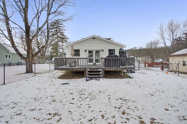 7 Groveland Avenue, Rotterdam, NY 12306