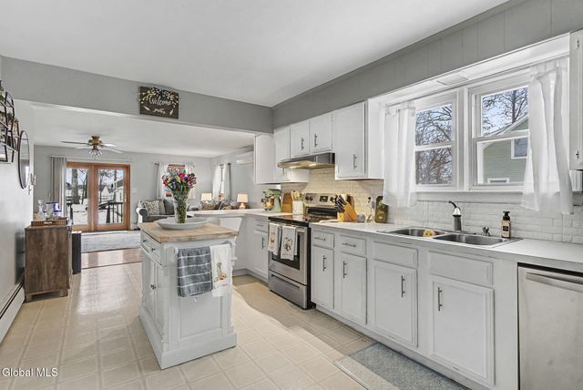 7 Groveland Avenue, Rotterdam, NY 12306