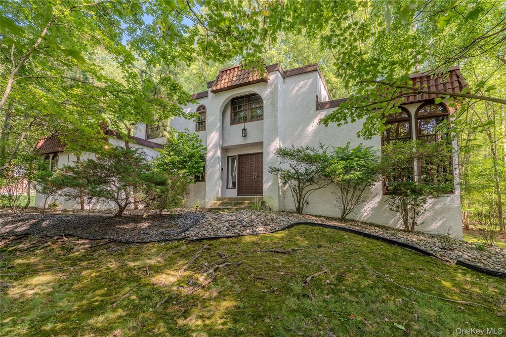 23 Rolling Way, New City, NY 10956