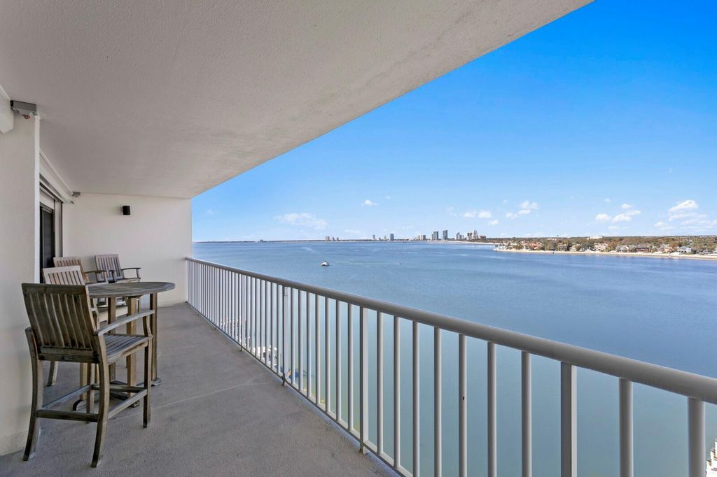 Image 36 of property listing at 2 ADALIA AVENUE 1002, Tampa, FL 33606