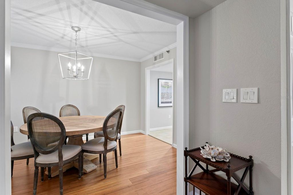 Image 5 of property listing at 2 ADALIA AVENUE 1002, Tampa, FL 33606