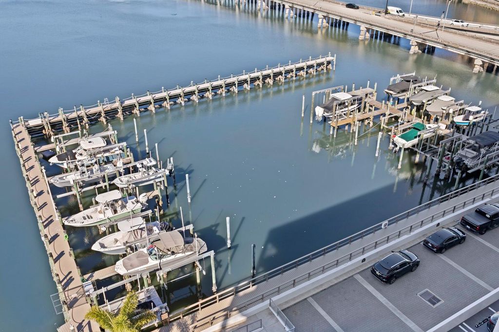 Image 43 of property listing at 2 ADALIA AVENUE 1002, Tampa, FL 33606