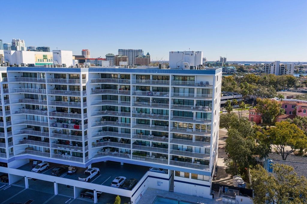 Image 54 of property listing at 2 ADALIA AVENUE 1002, Tampa, FL 33606