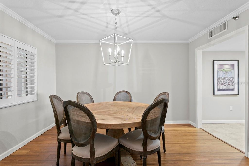 Image 7 of property listing at 2 ADALIA AVENUE 1002, Tampa, FL 33606