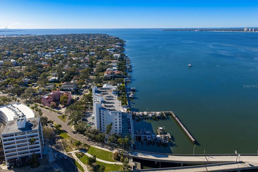 Image 61 of property listing at 2 ADALIA AVENUE 1002, Tampa, FL 33606