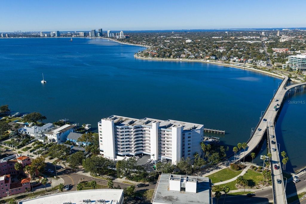 Image 62 of property listing at 2 ADALIA AVENUE 1002, Tampa, FL 33606