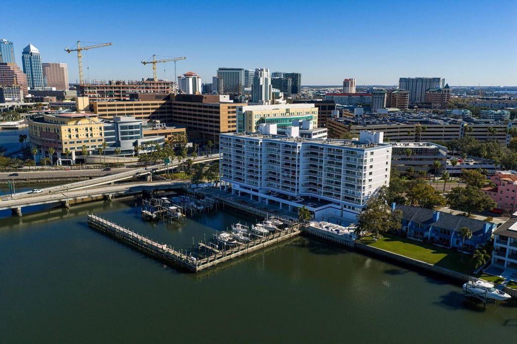 Image 67 of property listing at 2 ADALIA AVENUE 1002, Tampa, FL 33606